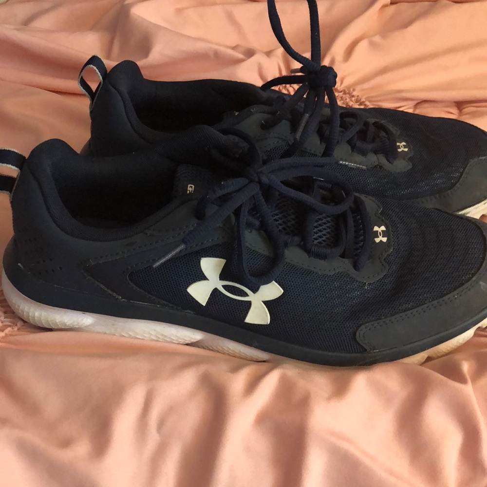 Mens Under Armour sneakers size 9.5